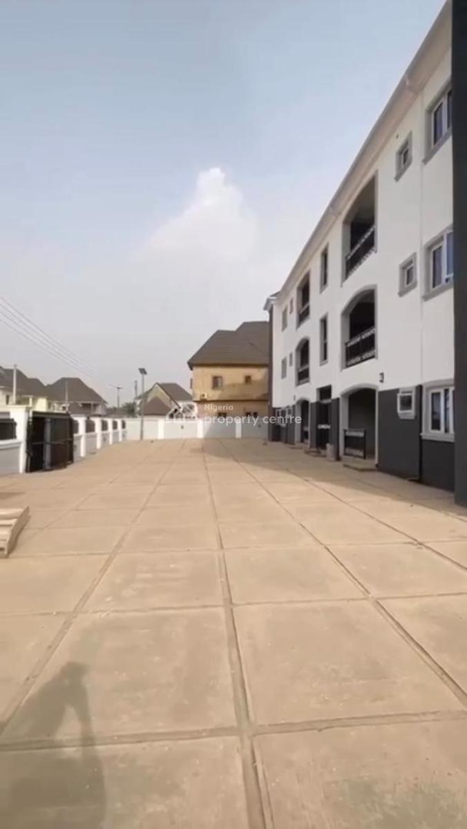 Luxury 3bedroom En-suite Flat + Tarred Road, in an Estate, Galadimawa, Abuja, Block of Flats for Sale