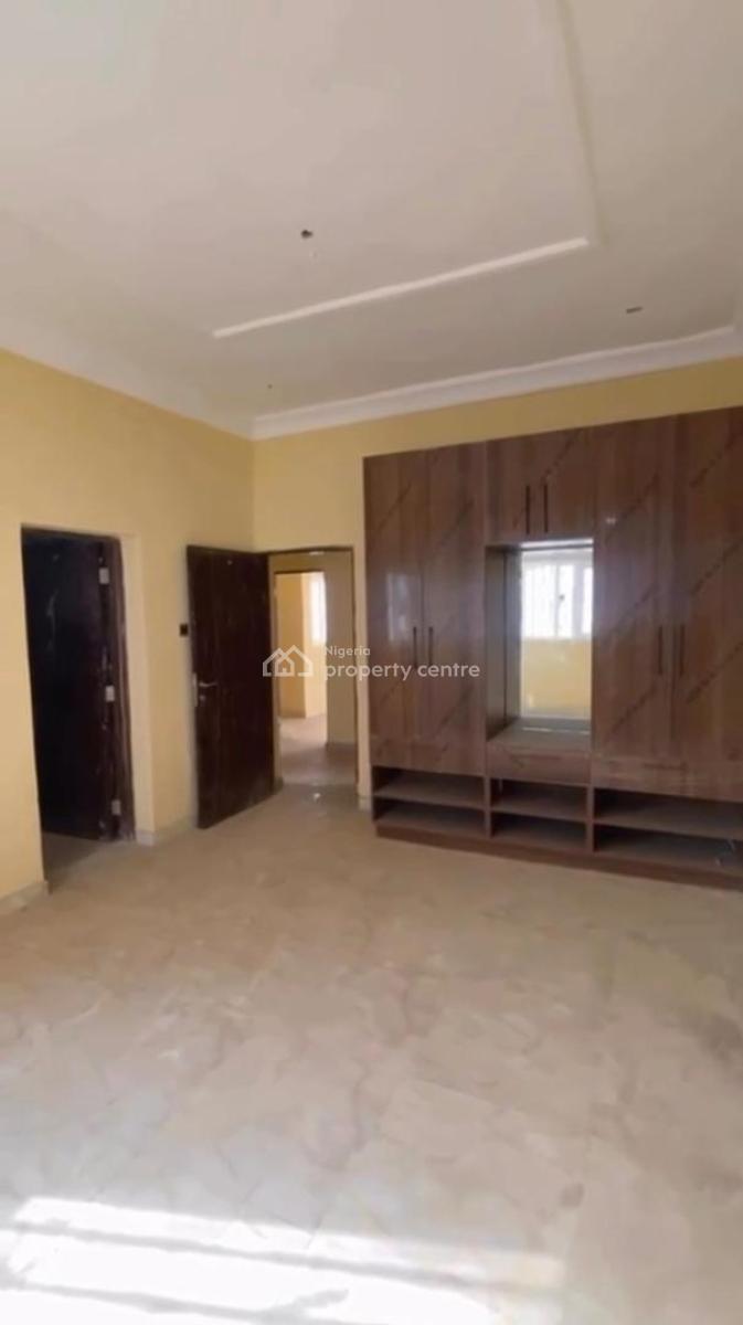 Luxury 3bedroom En-suite Flat + Tarred Road, in an Estate, Galadimawa, Abuja, Block of Flats for Sale