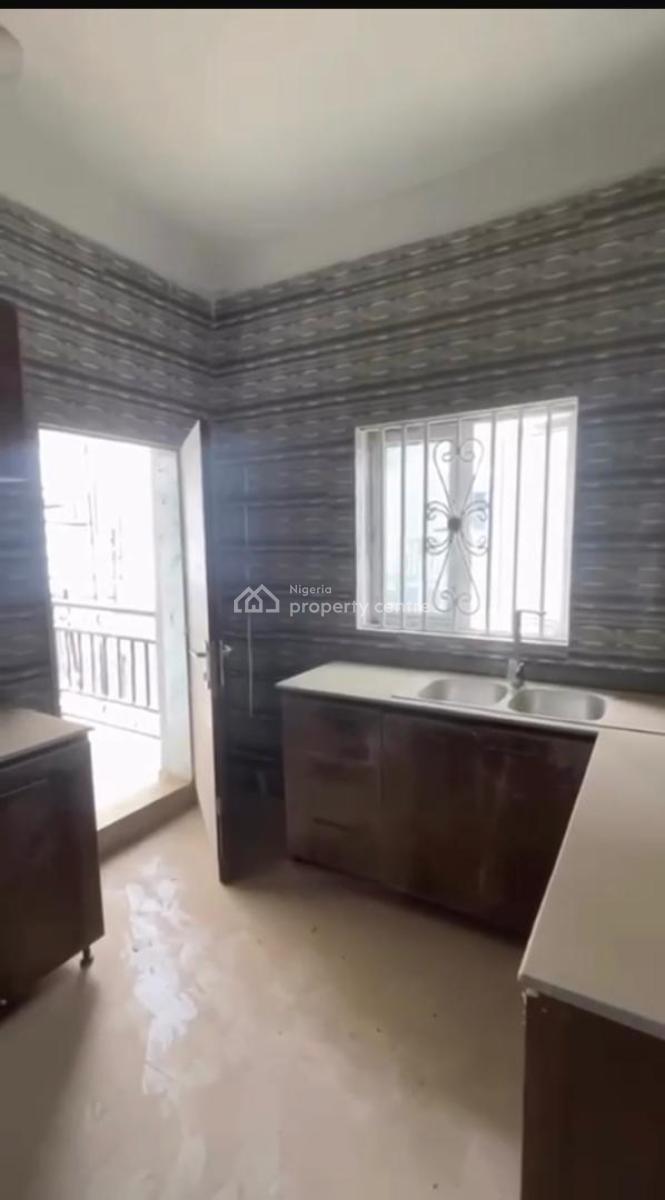 Luxury 3bedroom En-suite Flat + Tarred Road, in an Estate, Galadimawa, Abuja, Block of Flats for Sale