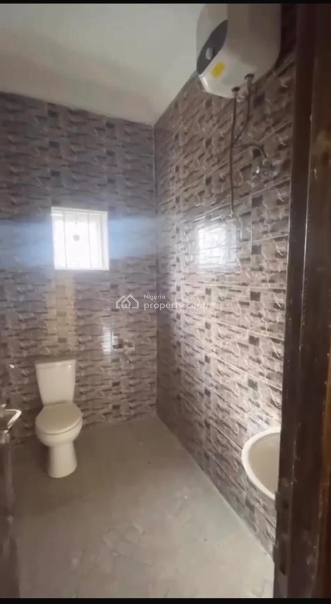 Luxury 3bedroom En-suite Flat + Tarred Road, in an Estate, Galadimawa, Abuja, Block of Flats for Sale