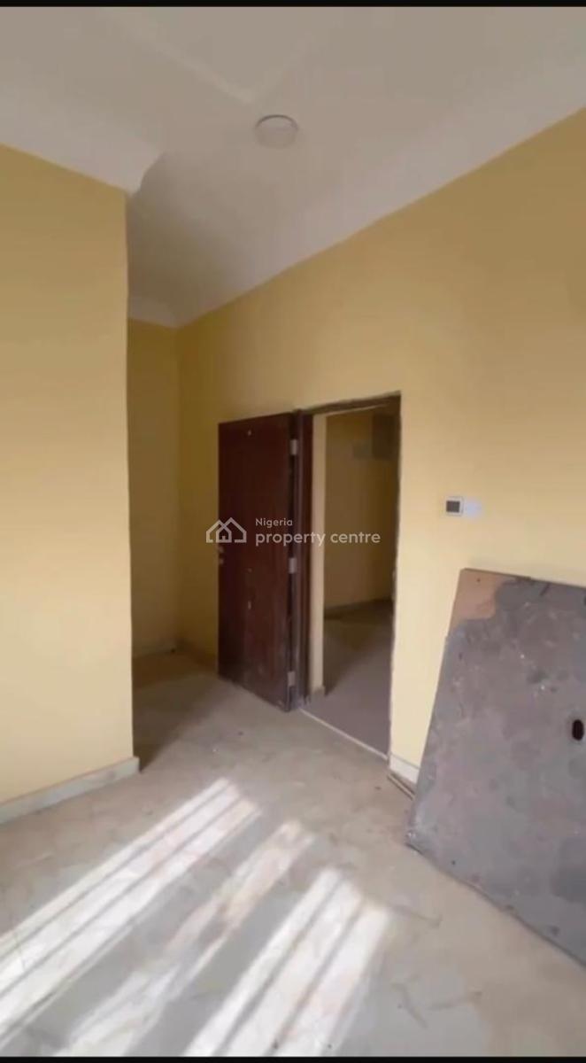 Luxury 3bedroom En-suite Flat + Tarred Road, in an Estate, Galadimawa, Abuja, Block of Flats for Sale