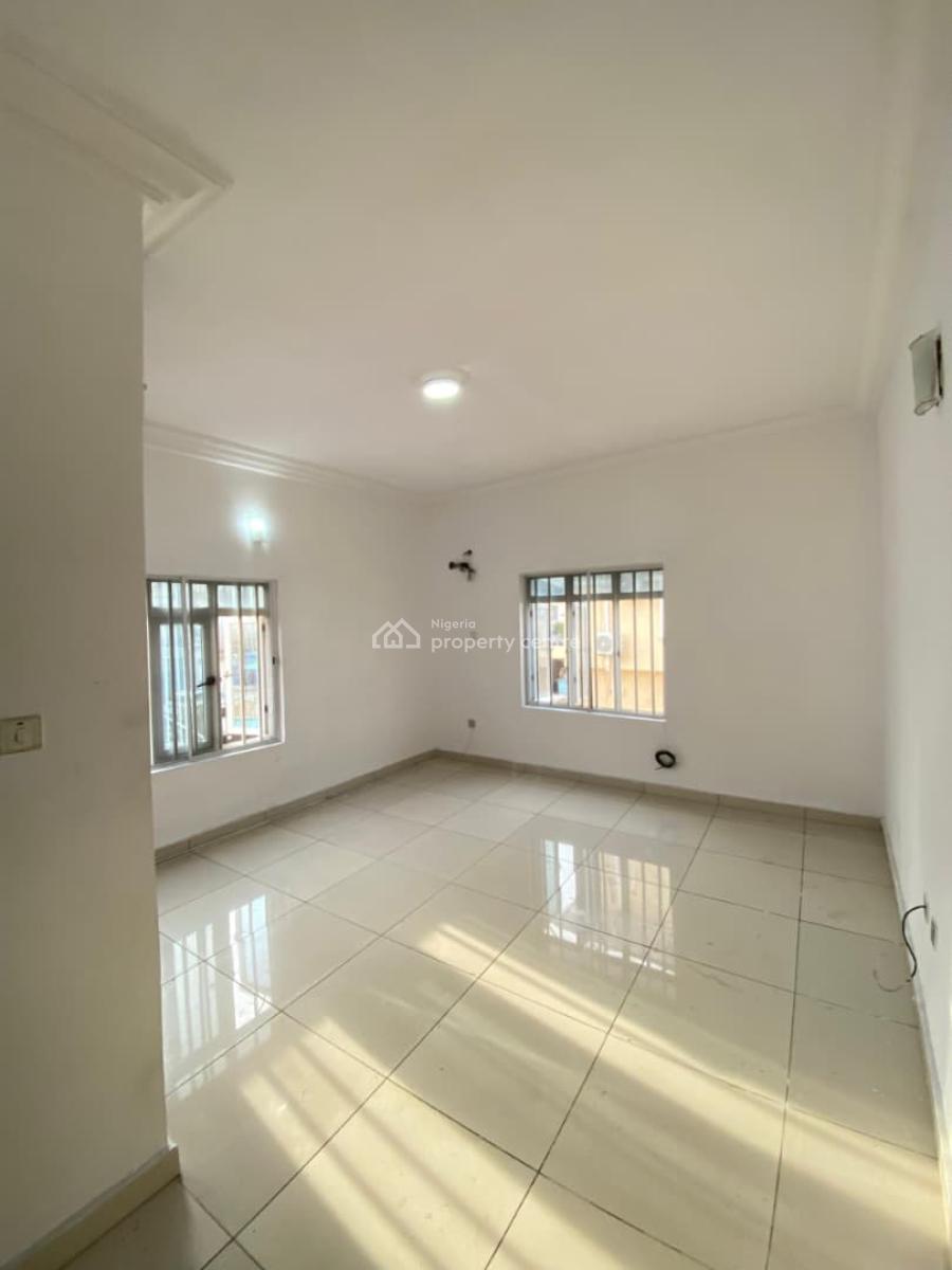 Standard 2 Bedroom Apartment  (upstairs), Chevron, Lekki, Lagos, Flat / Apartment for Rent