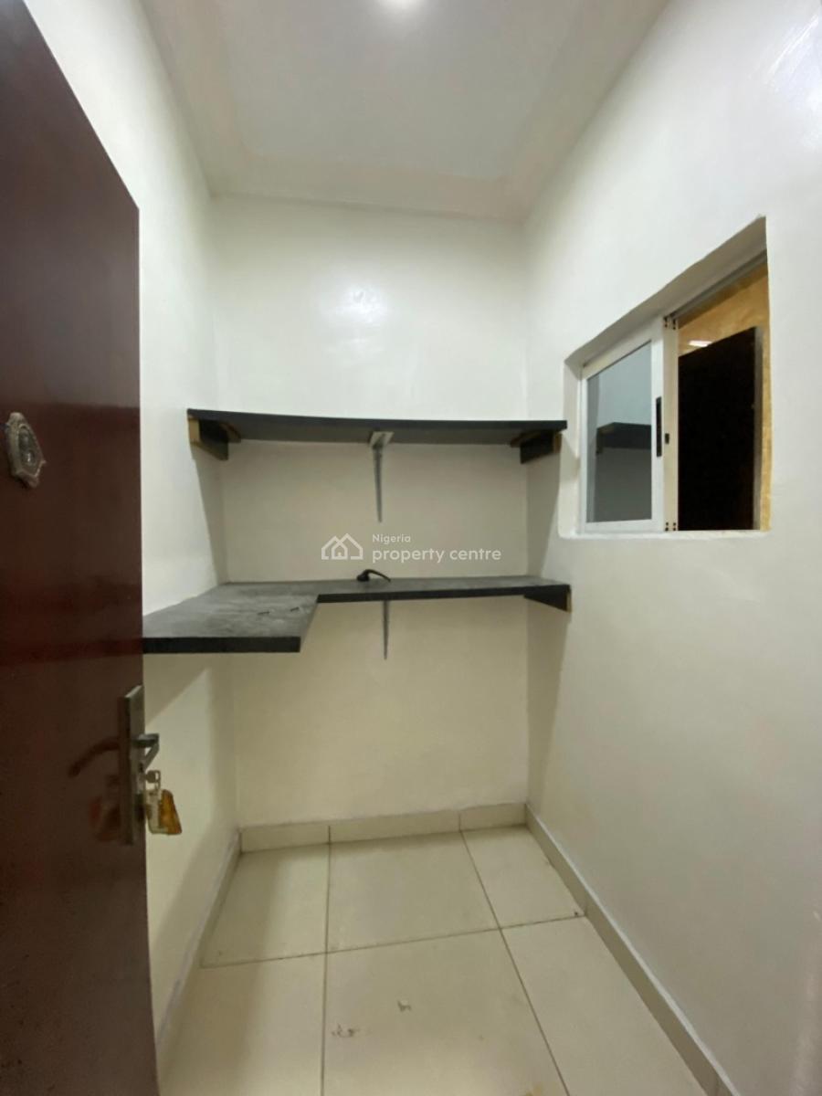 Standard 2 Bedroom Apartment  (upstairs), Chevron, Lekki, Lagos, Flat / Apartment for Rent