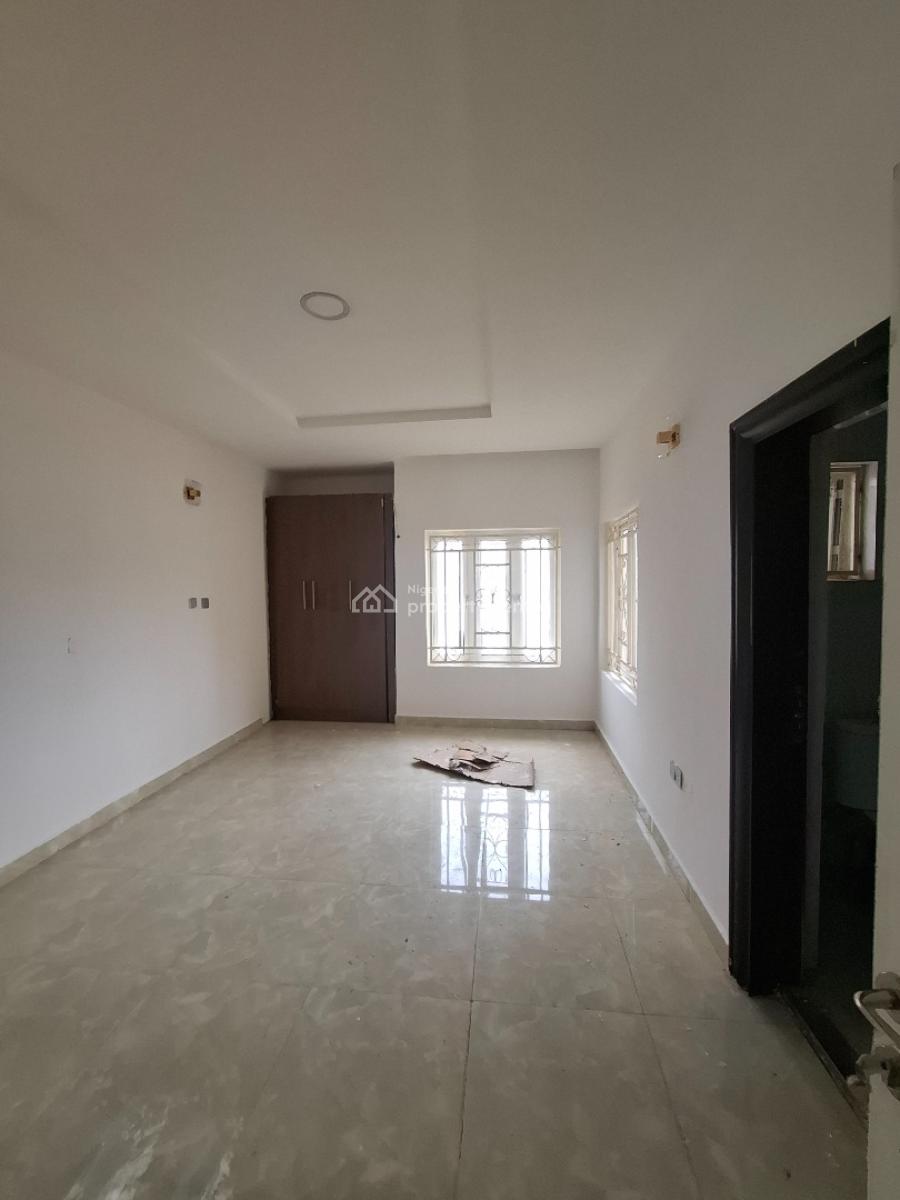Standard 3 Bedroom Apartment with Bq, Guzape District, Abuja, Flat / Apartment for Rent