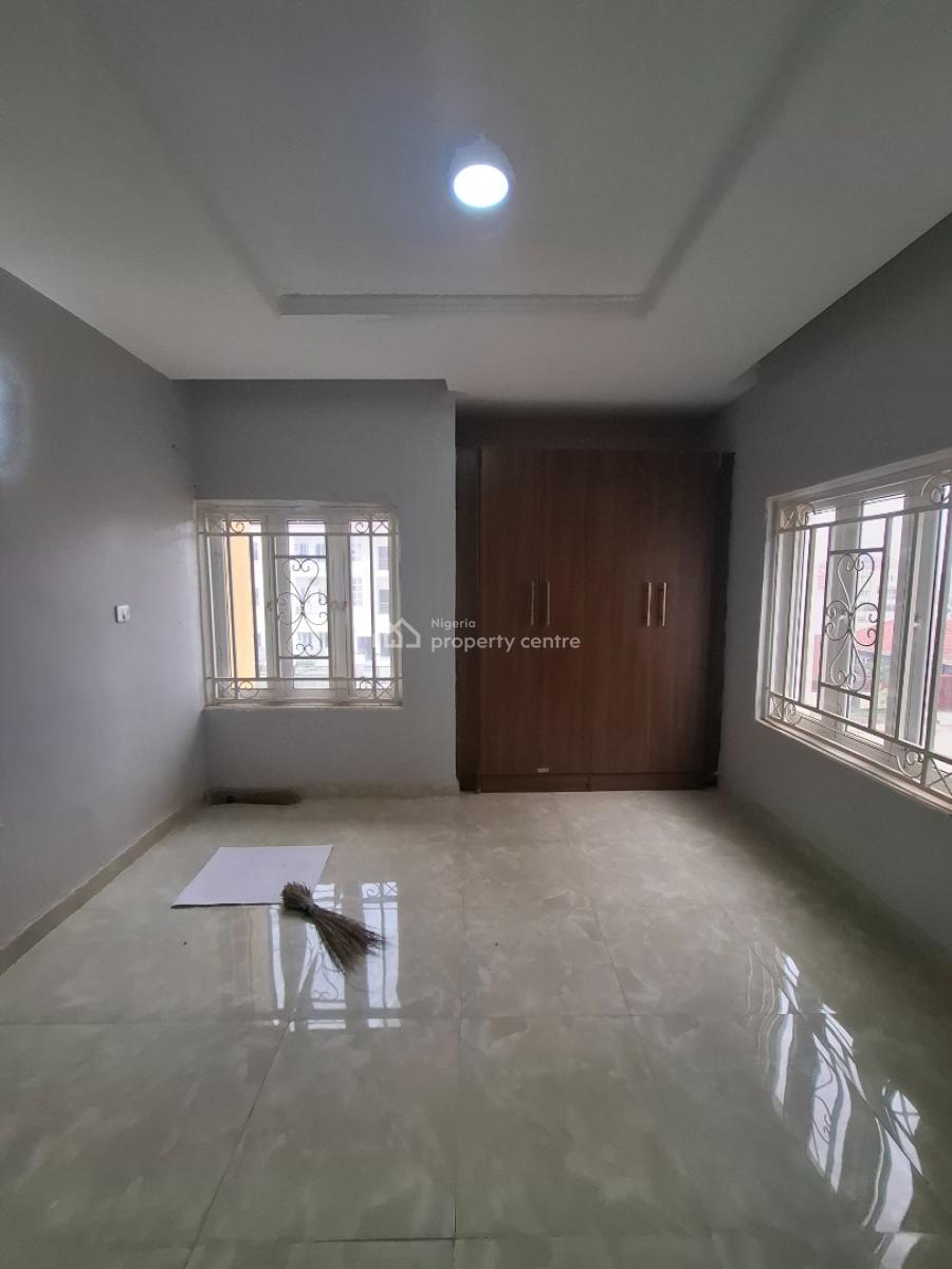 Standard 3 Bedroom Apartment with Bq, Guzape District, Abuja, Flat / Apartment for Rent