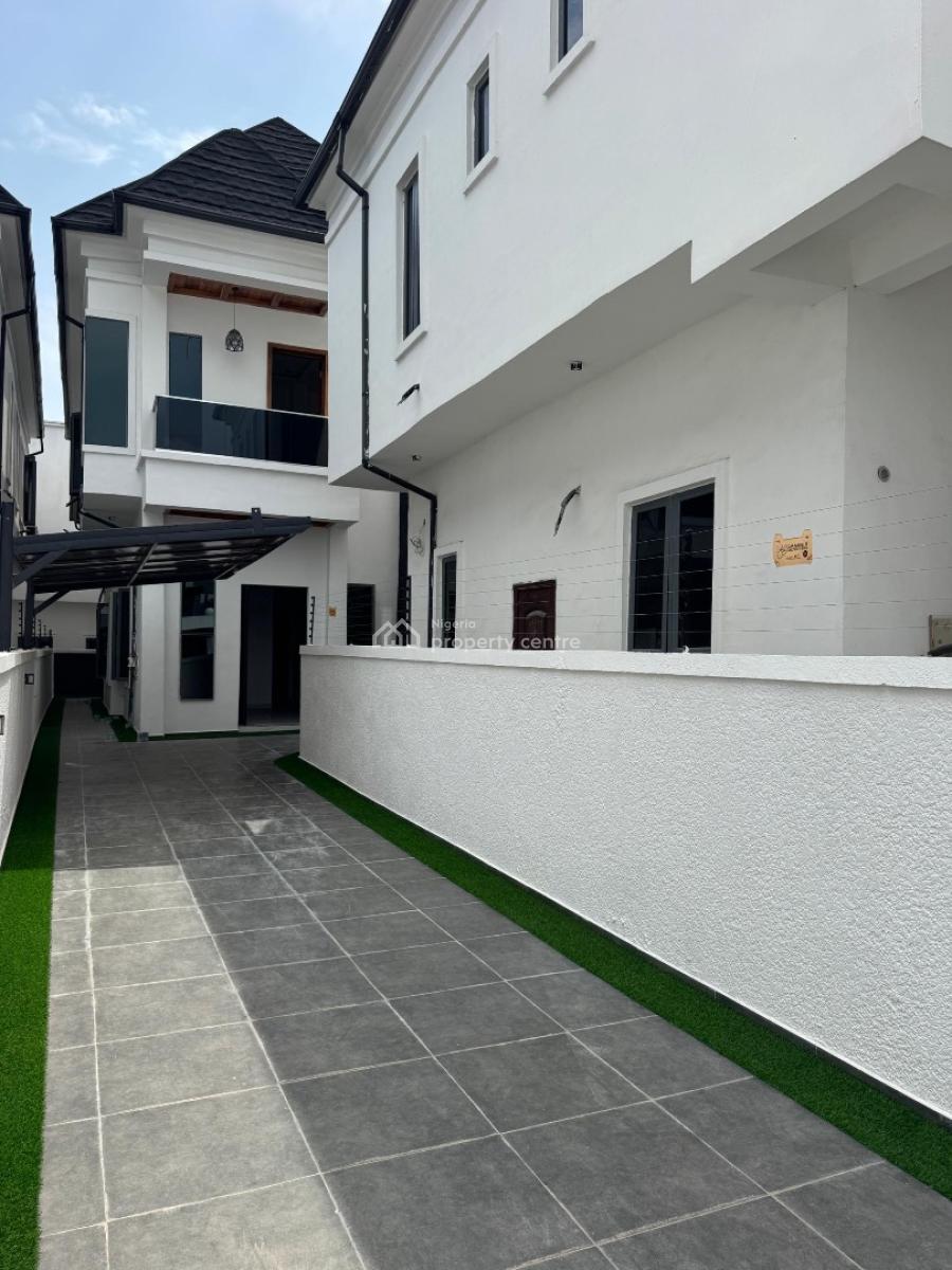 Classy 4 Beds with a Bq & Spacious Drive Way for  4 Cars, Orchid Road Lekki Lagos, Lekki, Lagos, Semi-detached Duplex for Sale