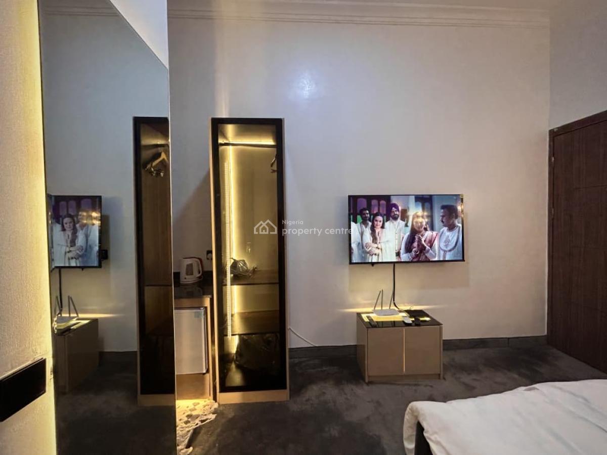 Luxuriously Furnished Studio Apartment, Lekki Phase 1, Lekki, Lagos, Flat / Apartment for Rent