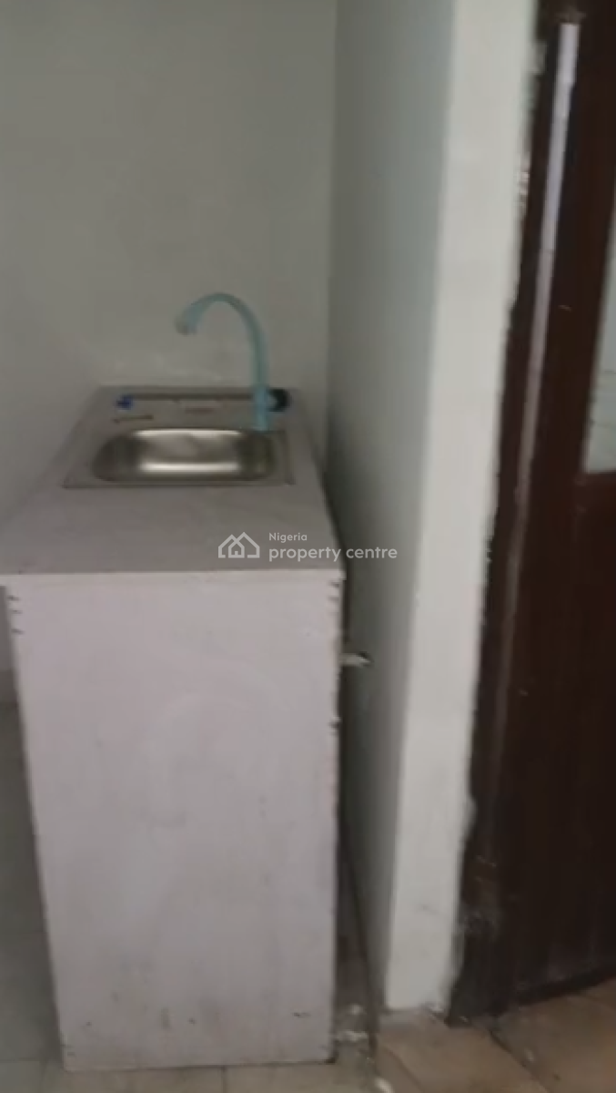 Massive Studio Apartment Upstairs, Lekki Scheme 2 Estate, Abraham Adesanya, Lekki Phase 2, Lekki, Lagos, Self Contain (single Rooms) for Rent