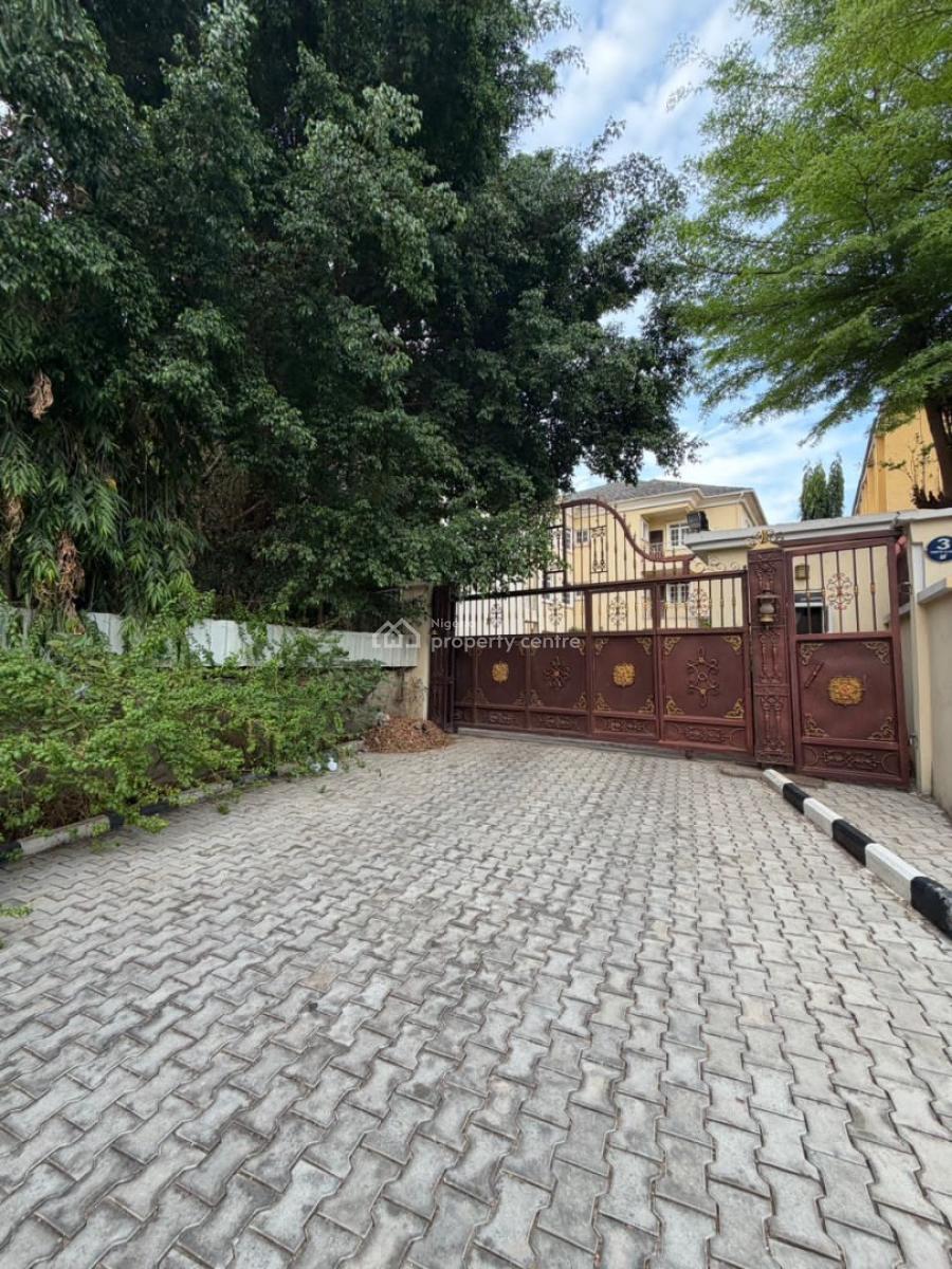 (12 Units) 3 Bedroom Luxury Flats & (12units) Luxury Single Rooms, Garki, Garki, Abuja, Flat / Apartment for Sale