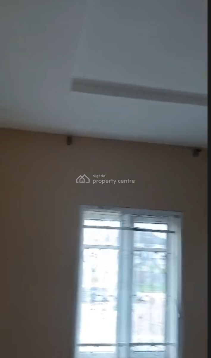Executive Room Upstairs, Lekki Scheme 2 Estate, Abraham Adesanya, Lekki Phase 2, Lekki, Lagos, Flat / Apartment for Rent