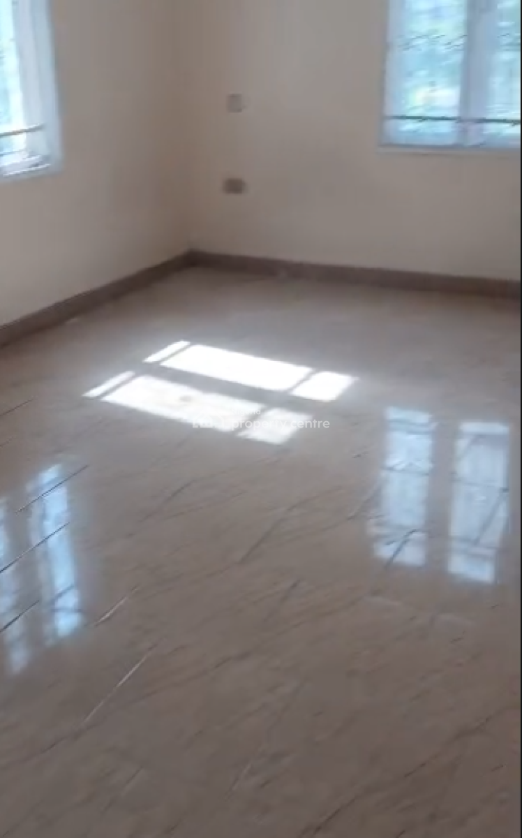 Executive Room Upstairs, Lekki Scheme 2 Estate, Abraham Adesanya, Lekki Phase 2, Lekki, Lagos, Flat / Apartment for Rent