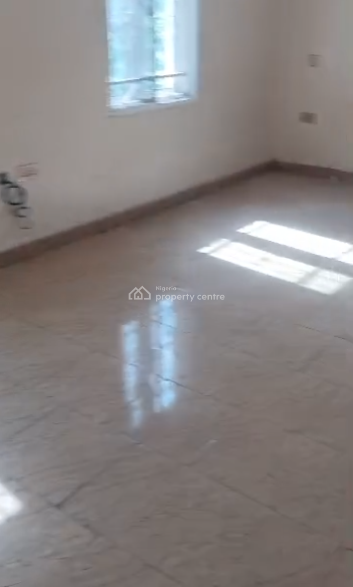 Executive Room Upstairs, Lekki Scheme 2 Estate, Abraham Adesanya, Lekki Phase 2, Lekki, Lagos, Flat / Apartment for Rent