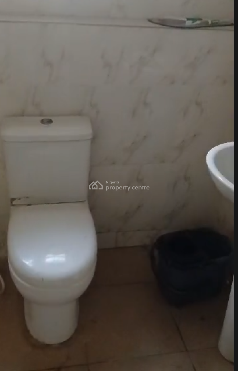 Massive Studio Apartment Upstairs, Lekki Scheme 2 Estate, Abraham Adesanya, Lekki Phase 2, Lekki, Lagos, Self Contain (single Rooms) for Rent