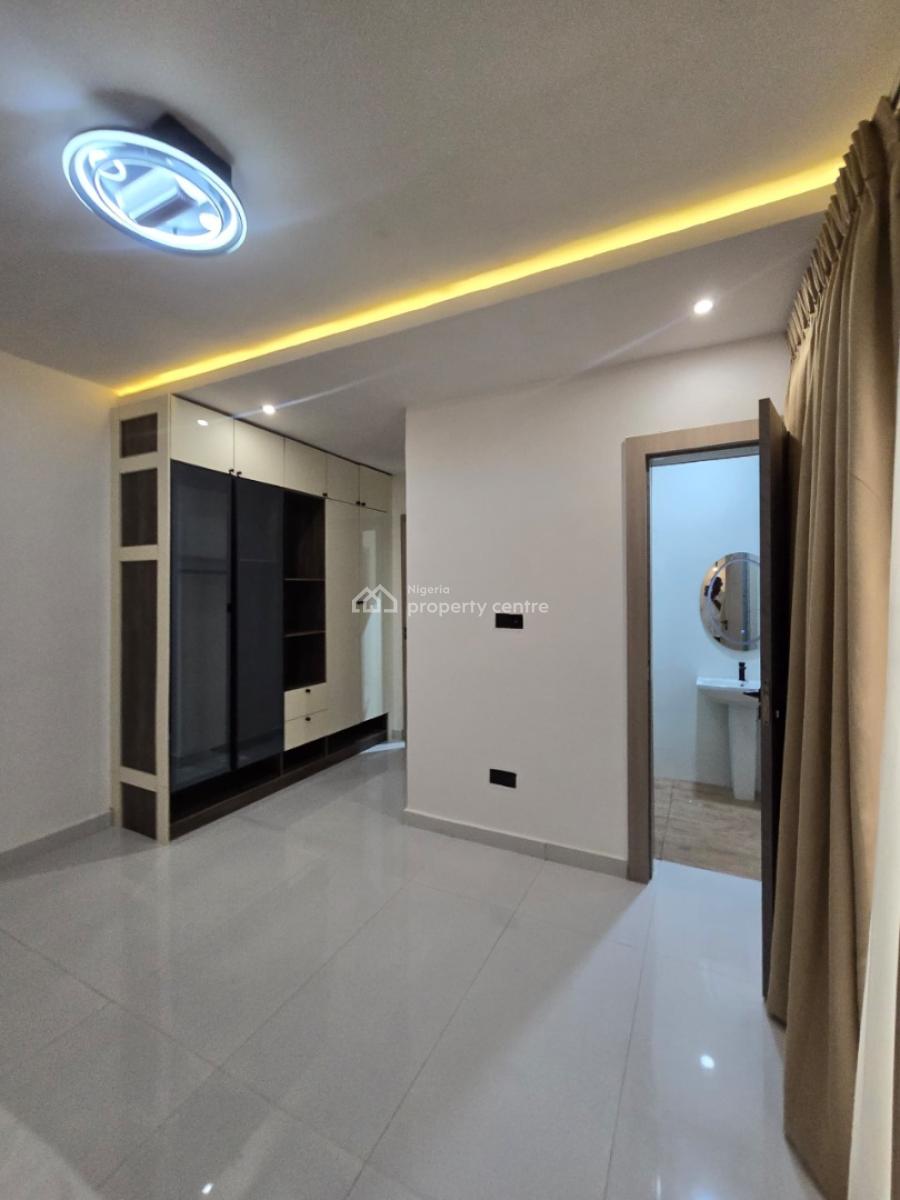 Tastefully Finished Serviced 2 Bedroom Flat, Lekki Phase 1, Lekki, Lagos, Flat / Apartment for Sale