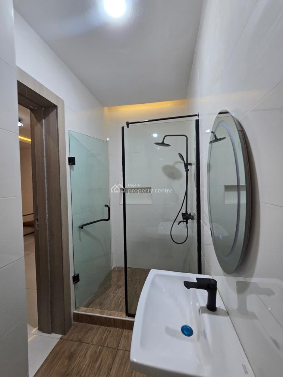 Tastefully Finished Serviced 2 Bedroom Flat, Lekki Phase 1, Lekki, Lagos, Flat / Apartment for Sale