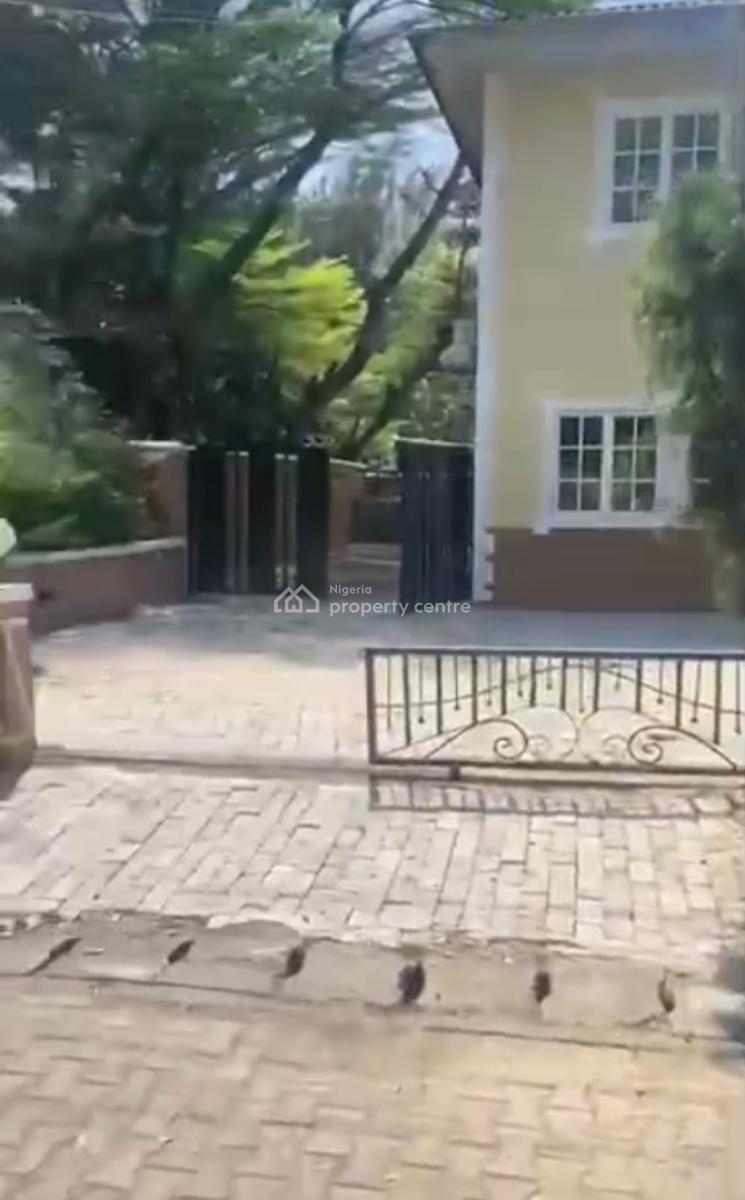Luxury 3bedroom, Megamoun Estate, Ikota, Lekki, Lagos, Terraced Duplex for Sale
