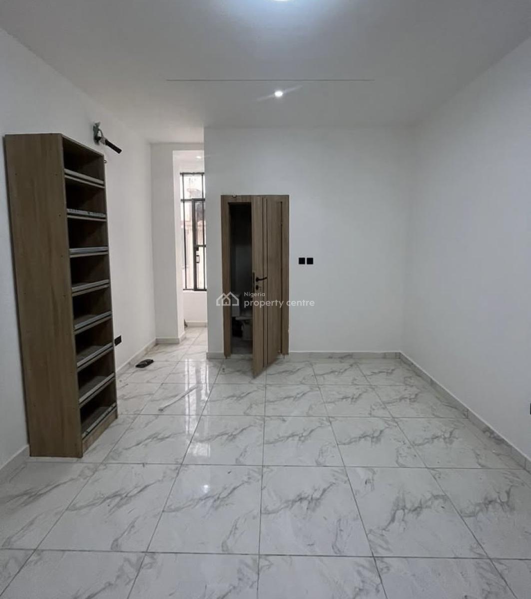 2bedroom Apartment, Ologolo, Ologolo, Lekki, Lagos, Flat / Apartment for Rent