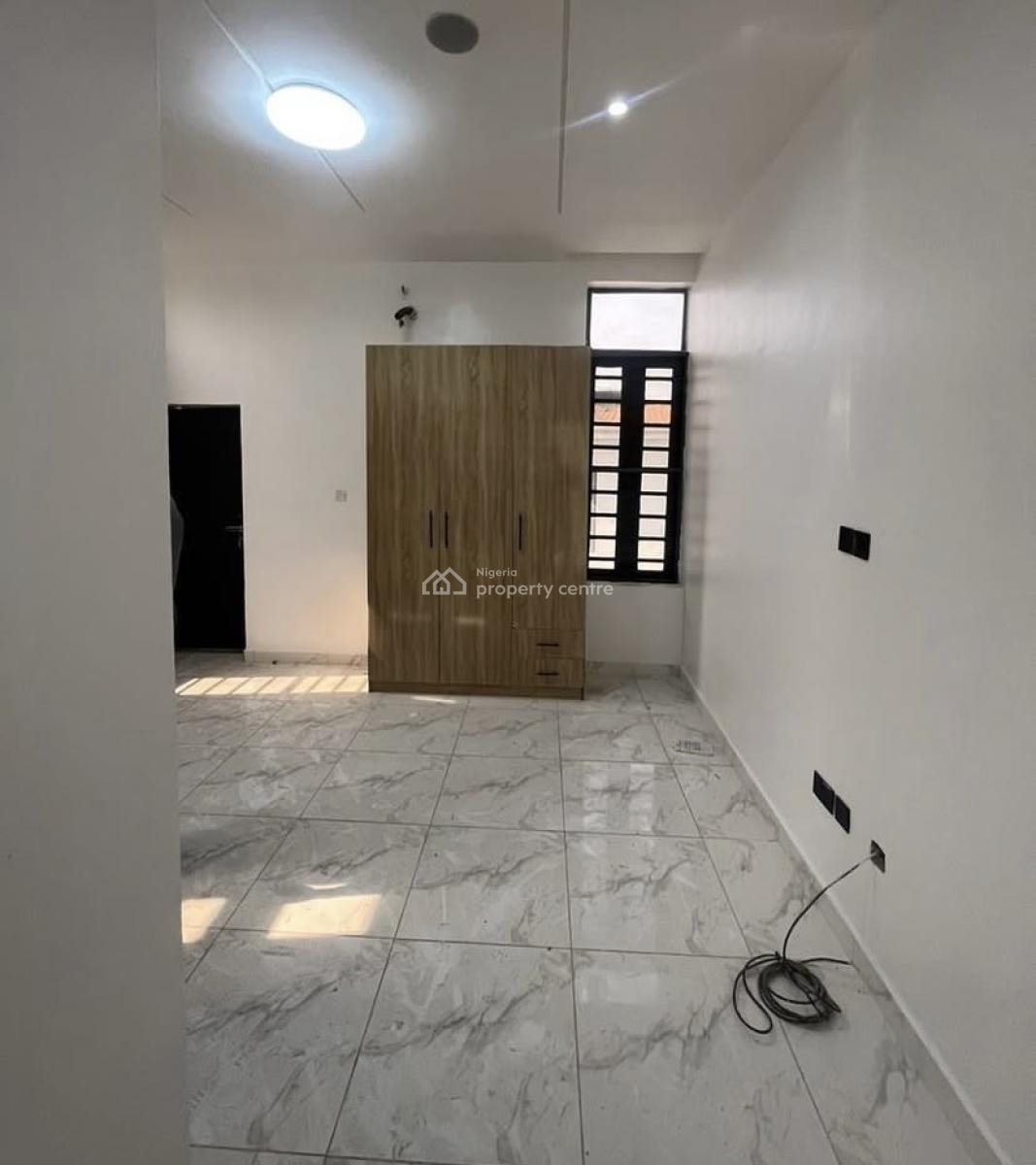 2bedroom Apartment, Ologolo, Ologolo, Lekki, Lagos, Flat / Apartment for Rent