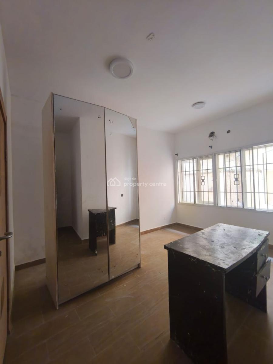 Well Maintained Service 2bedroom Apartment, By Chicken Republic Agungi, Agungi, Lekki, Lagos, Flat / Apartment for Rent