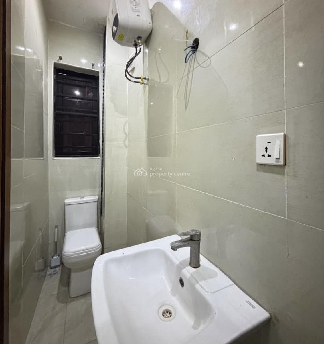 2 Bedroom Apartment, Ologolo, Ologolo, Lekki, Lagos, Flat / Apartment for Rent