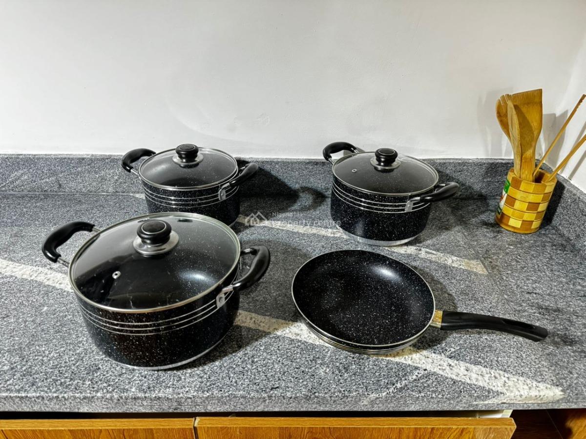 Fully Furnished 3bedroom Flat, Off Admiralty Way, Lekki Phase 1, Lekki, Lagos, Flat / Apartment for Rent