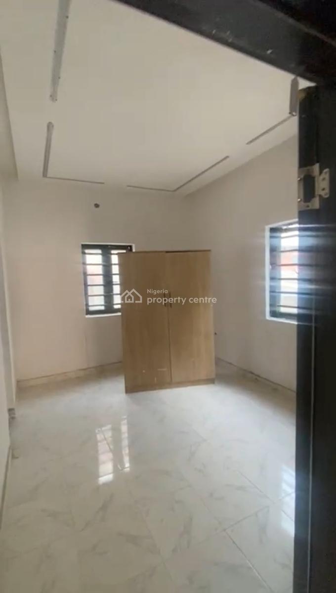 Newly Built 2 Bedroom Upflat, Oworonshoki, Shomolu, Lagos, Flat / Apartment for Rent