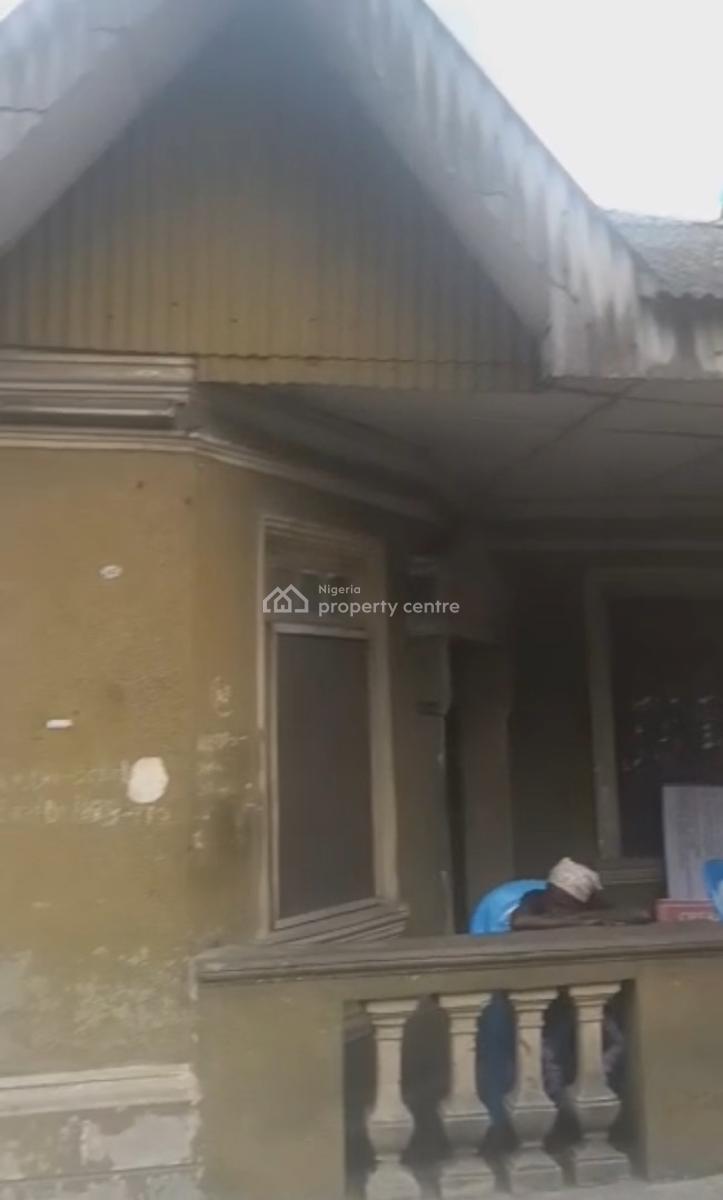 a Demolishable Building Sitting on 500sqm of Land, Ebute Metta, Ebute Metta West, Yaba, Lagos, Detached Bungalow for Sale