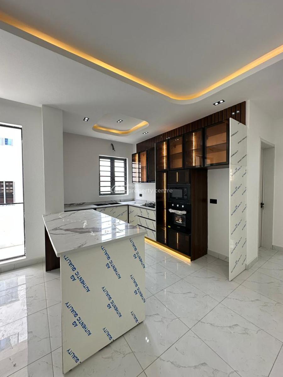 Exquisite Luxury Spacious 2 Bedroom Apartment, Ikatee, Lekki, Lagos, Block of Flats for Sale