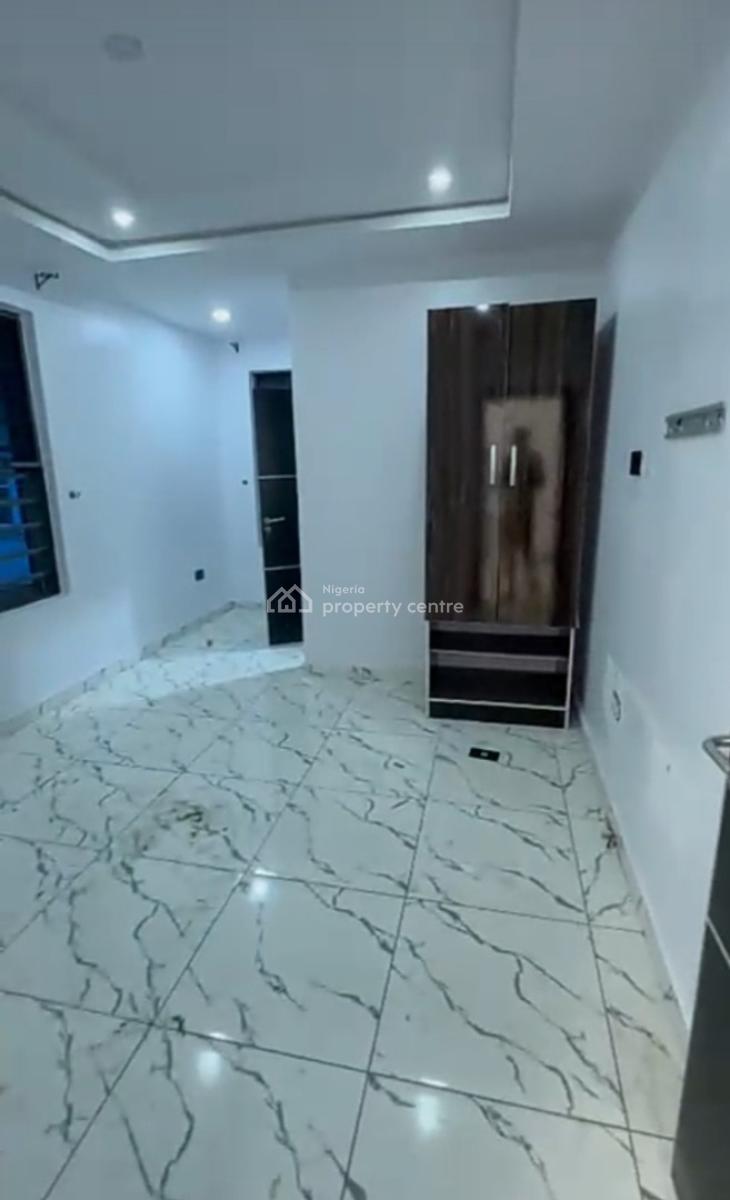 Upstairs Mini Flat with Private Kitchen Inside a Shared Duplex{video}, Bera Estate Chevron, Lekki, Lagos, Mini Flat (room and Parlour) for Rent