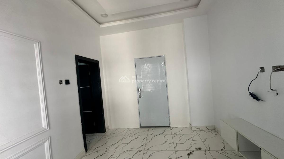 Upstairs Mini Flat  Inside a Shared Duplex, Bera Estate Chevron, Lekki, Lagos, Mini Flat (room and Parlour) for Rent