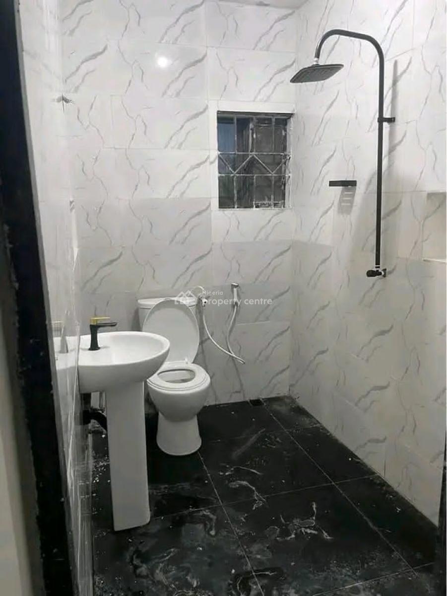 a Clean Three (3) Bedroom Flat, Brooks Street, Uyo, Akwa Ibom, House for Rent