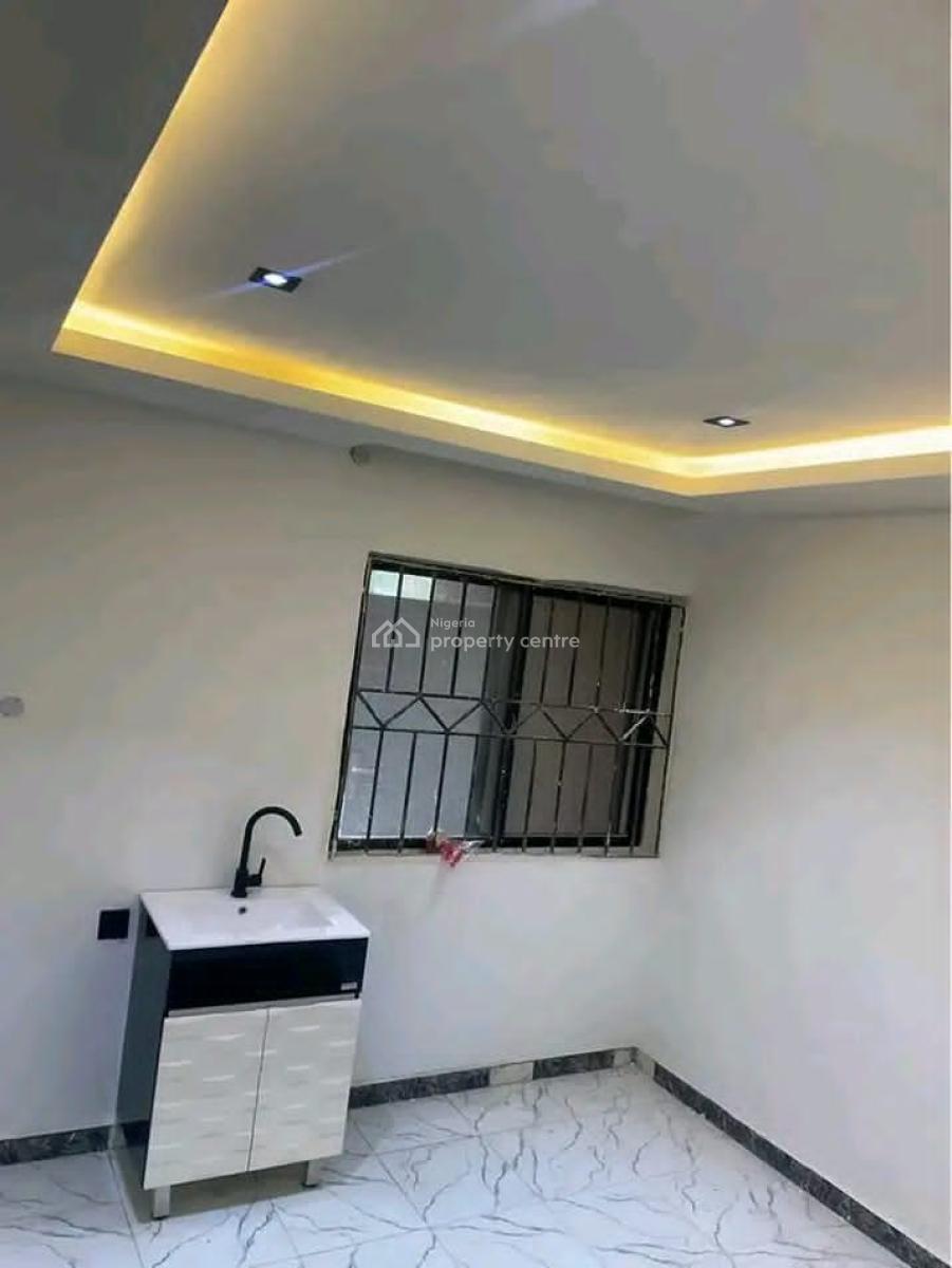 a Clean Three (3) Bedroom Flat, Brooks Street, Uyo, Akwa Ibom, House for Rent