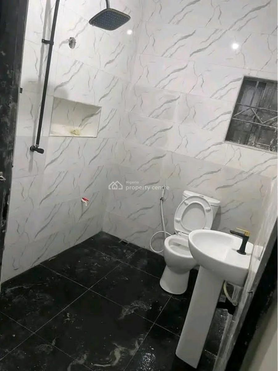 a Clean Three (3) Bedroom Flat, Brooks Street, Uyo, Akwa Ibom, House for Rent