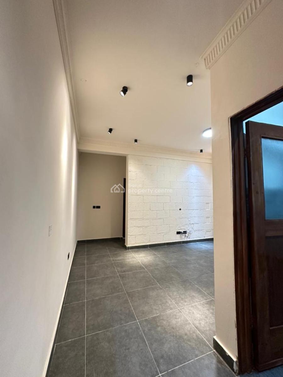 Very Spacious and Stunning 1 Bedroom Apartment with an Elevator, Lekki Phase 1, Lekki, Lagos, Flat / Apartment for Sale