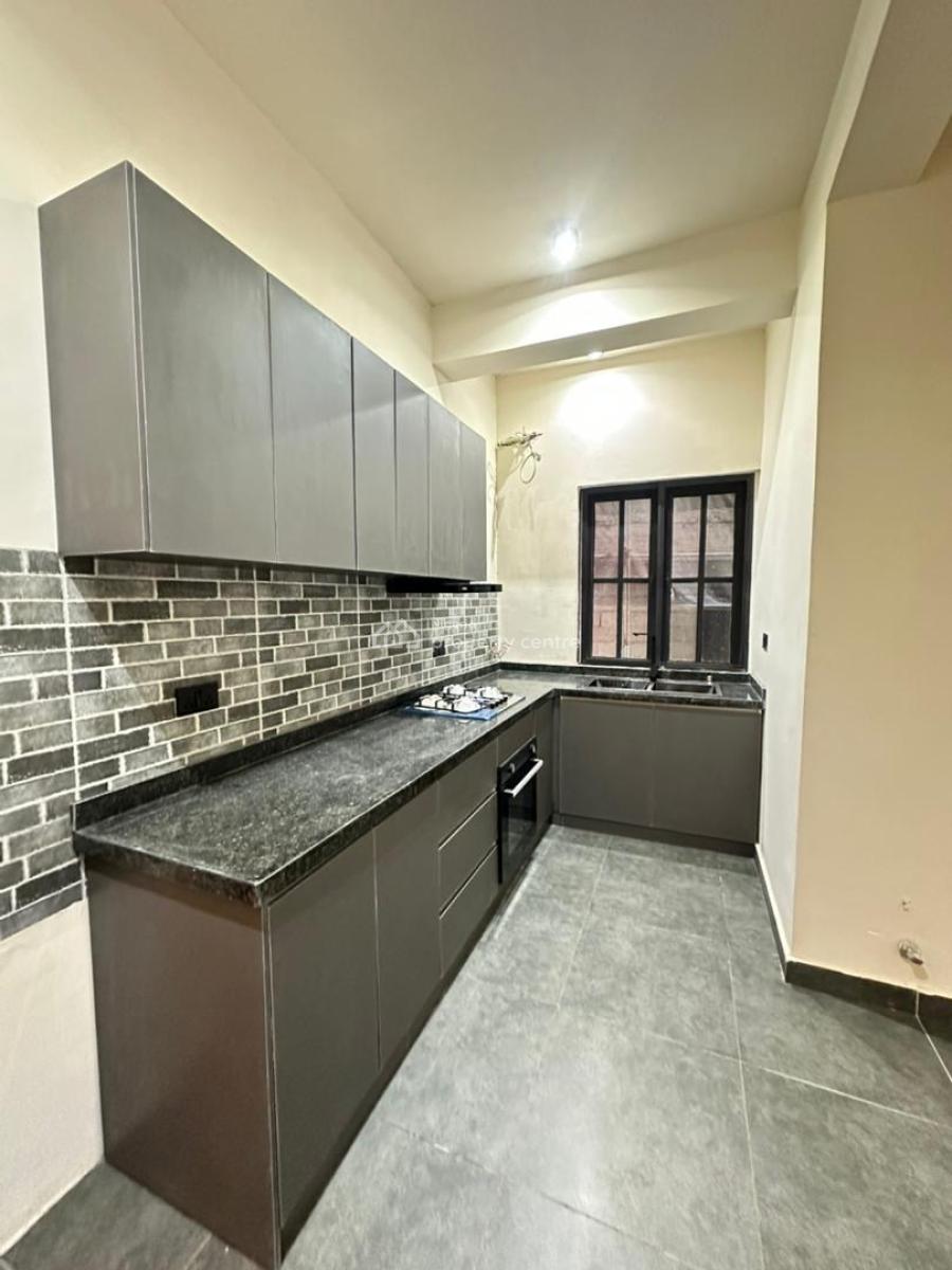 Very Spacious and Stunning 1 Bedroom Apartment with an Elevator, Lekki Phase 1, Lekki, Lagos, Flat / Apartment for Sale