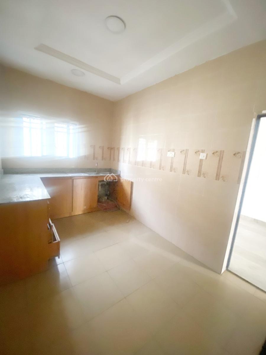a Well Maintained Spacious 3 Bedroom Flat, Gra Phase 1, Magodo, Lagos, Flat / Apartment for Rent