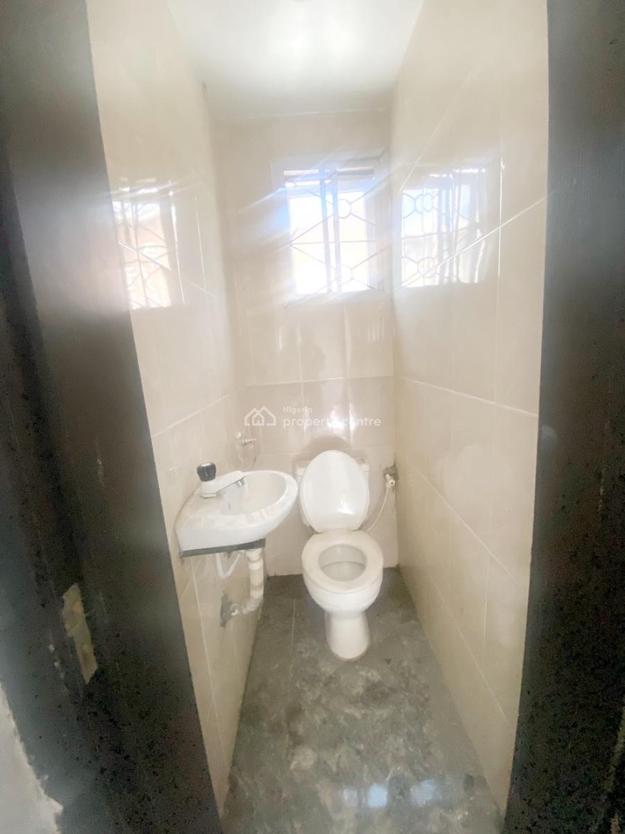a Well Maintained Spacious 2 Bedroom Flat, Gra Phase 1, Magodo, Lagos, Flat / Apartment for Rent