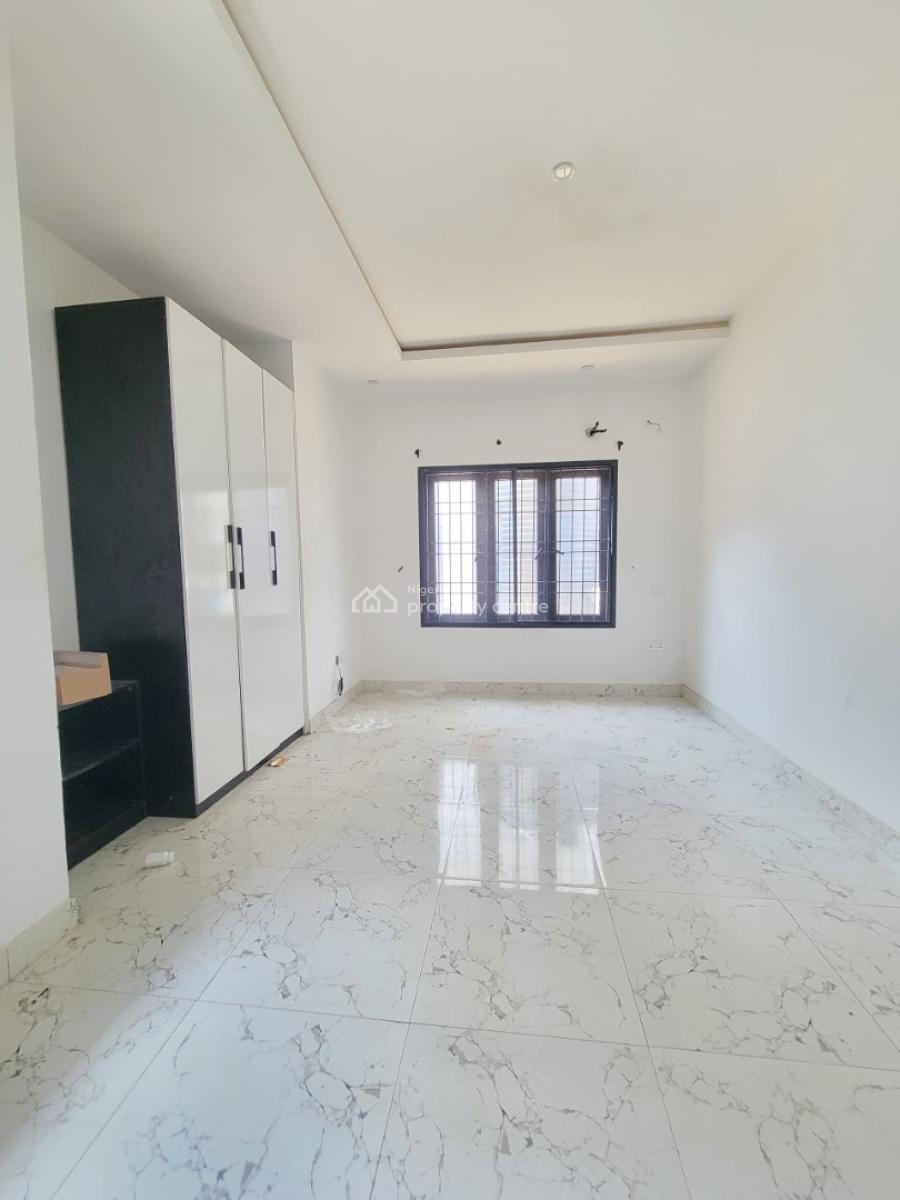 Spacious and Sharp 3 Bedroom Apartment, Orchid Road, Lekki, Lagos, Flat / Apartment for Rent