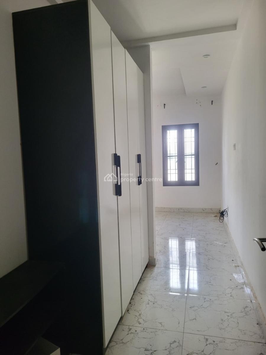 Spacious and Sharp 3 Bedroom Apartment, Orchid Road, Lekki, Lagos, Flat / Apartment for Rent