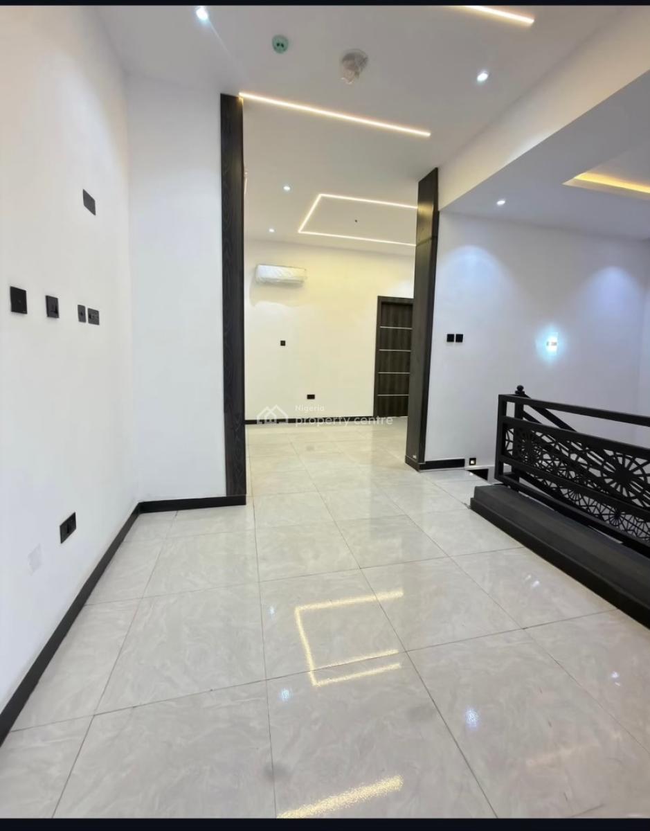 6 Bedroom House with Pool and Bq, Magodo, Gra Phase 2, Magodo, Lagos, Detached Duplex for Sale
