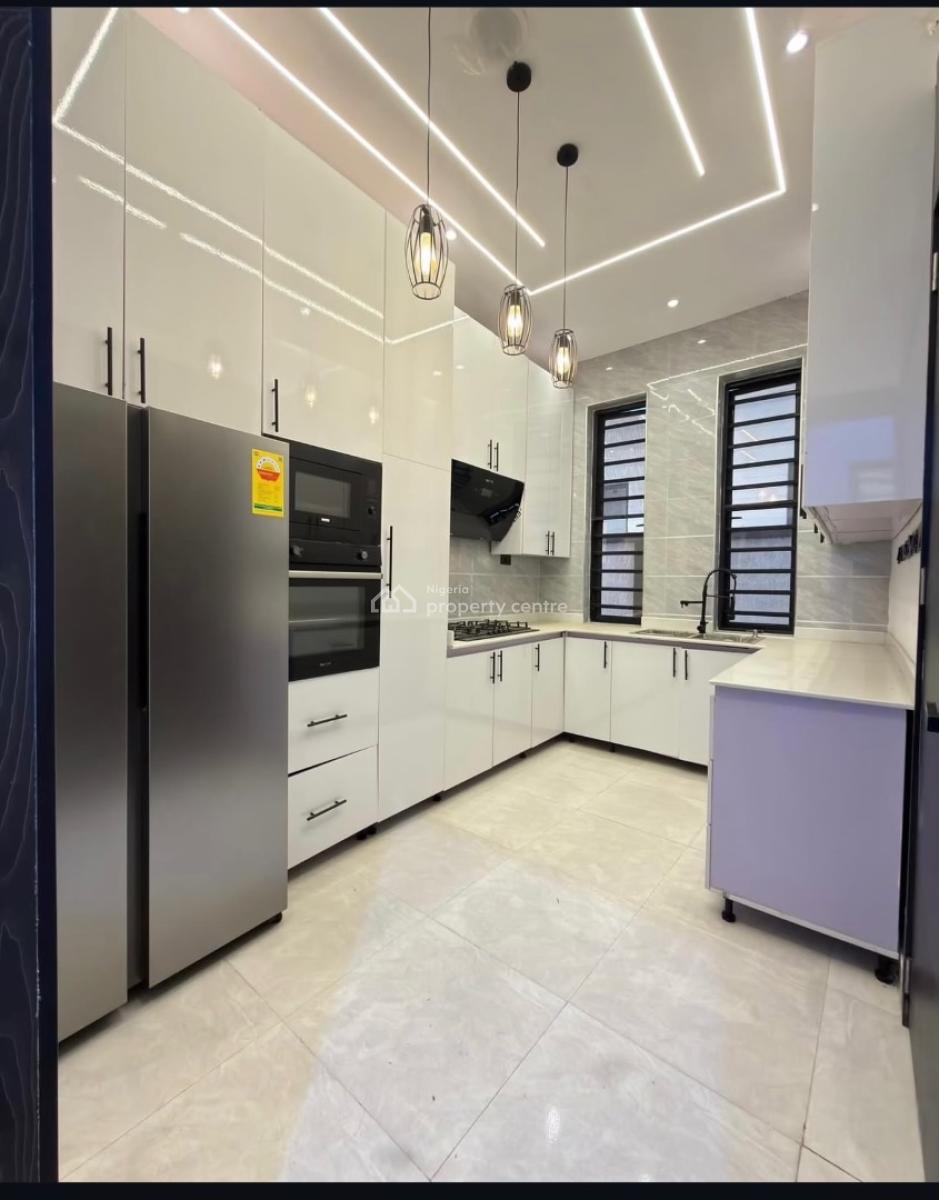 6 Bedroom House with Pool and Bq, Magodo, Gra Phase 2, Magodo, Lagos, Detached Duplex for Sale