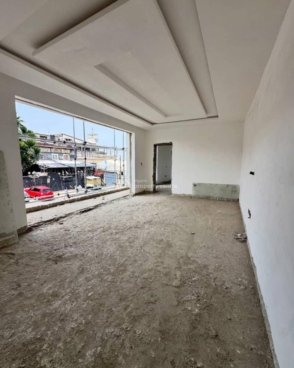 Exquisitely Built 3 Bedroom Maisonette in Serene Environment, Maryland, Lagos, Block of Flats for Sale