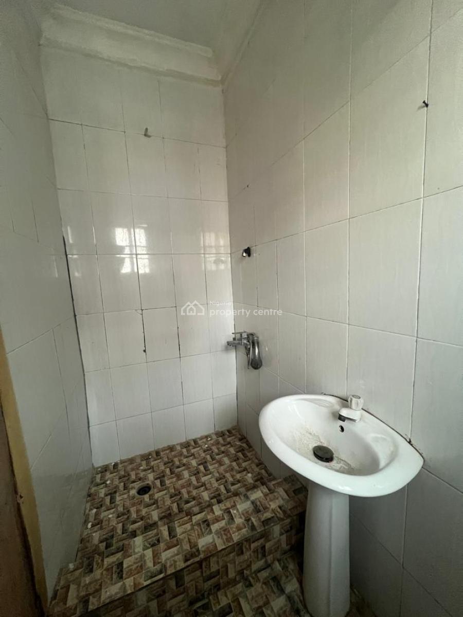 Luxury & Extremely Large and Spacious 3bedrooms with Excellent Facilit, Off Freedom Way, Lekki Phase 1, Lekki, Lagos, Flat / Apartment for Rent