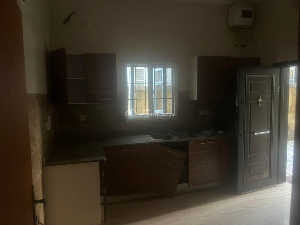 Spacious 2 Bedroom Apartment, Ikota, Lekki, Lagos, Flat / Apartment for Rent