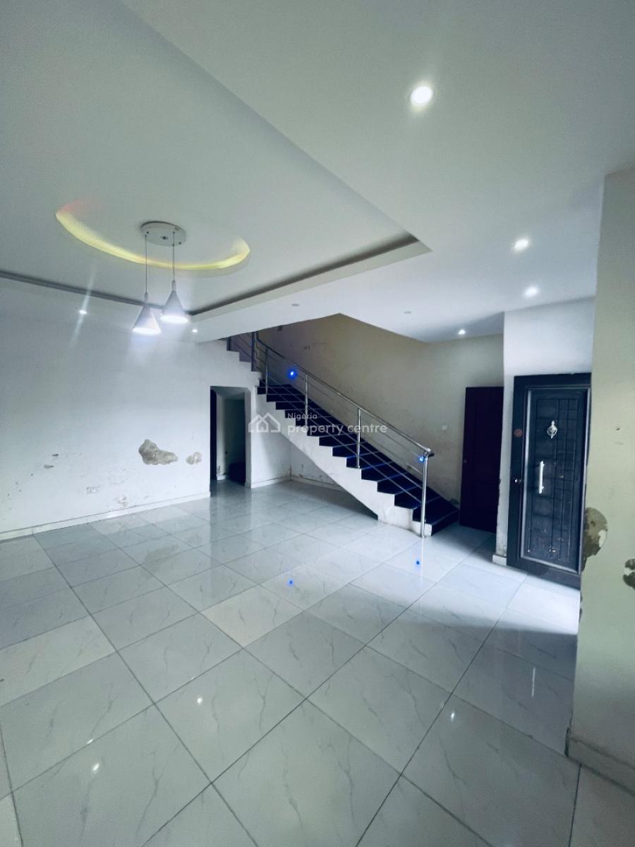 3 Bedroom Terrace Duplex Available Yo Be Renovated, Lekki Gardens Phase 2, Ajah, Lagos, Terraced Duplex for Rent