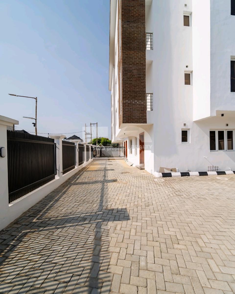 4 Bed  Maisonette  4.5 Bath  Oniru, Lagos  N500 Million  Features, Oniru, Victoria Island (vi), Lagos, House for Sale