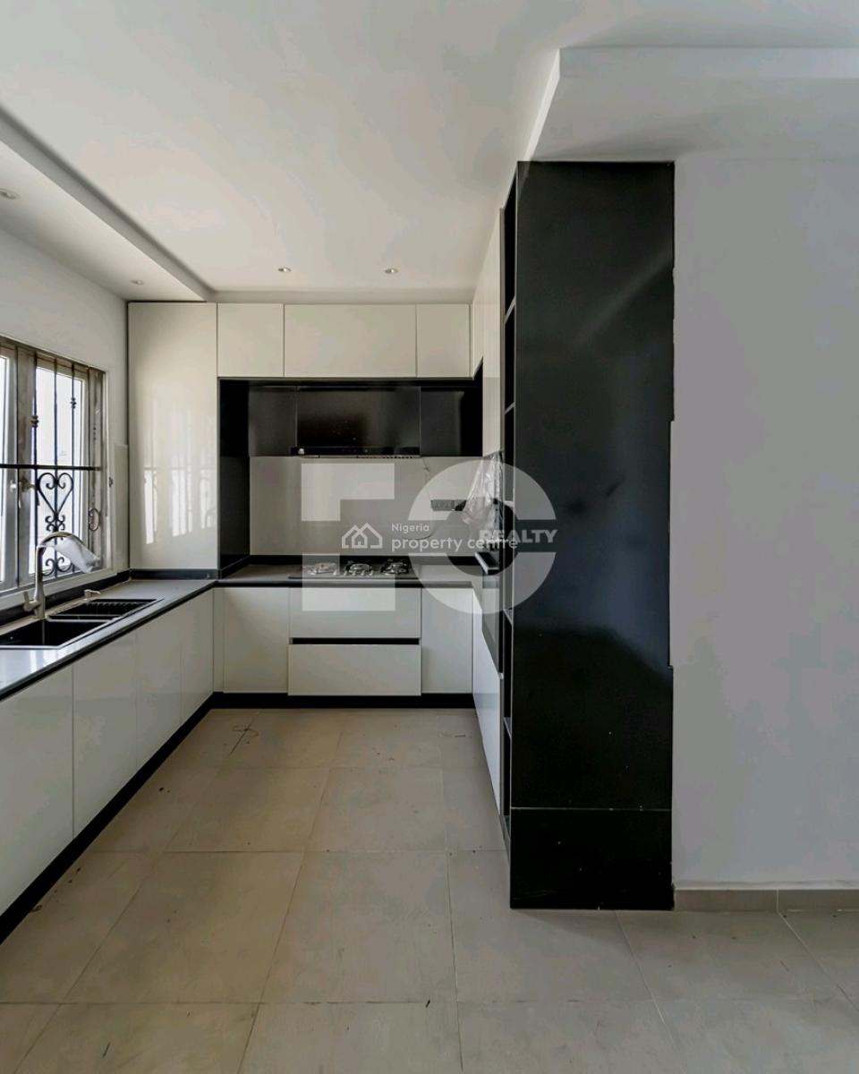 4 Bed  Maisonette  4.5 Bath  Oniru, Lagos  N500 Million  Features, Oniru, Victoria Island (vi), Lagos, House for Sale