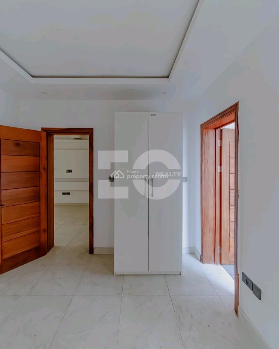 4 Bed  Maisonette  4.5 Bath  Oniru, Lagos  N500 Million  Features, Oniru, Victoria Island (vi), Lagos, House for Sale