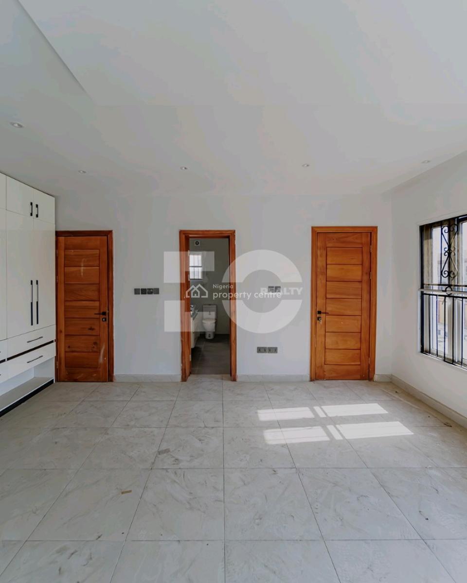 4 Bed  Maisonette  4.5 Bath  Oniru, Lagos  N500 Million  Features, Oniru, Victoria Island (vi), Lagos, House for Sale