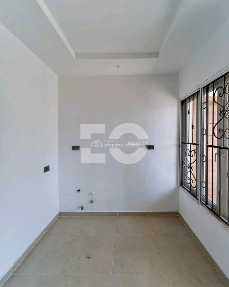 4 Bed  Maisonette  4.5 Bath  Oniru, Lagos  N500 Million  Features, Oniru, Victoria Island (vi), Lagos, House for Sale